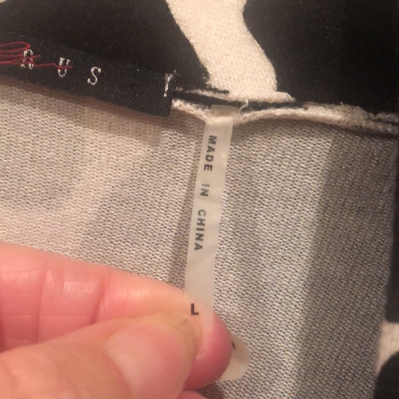 Miley Cyrus sz L - Animal Print Sweater - Picture 4 of 7